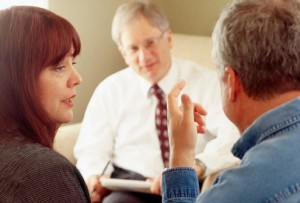 photolibrary_rm_photo_of_couple_at_counseling